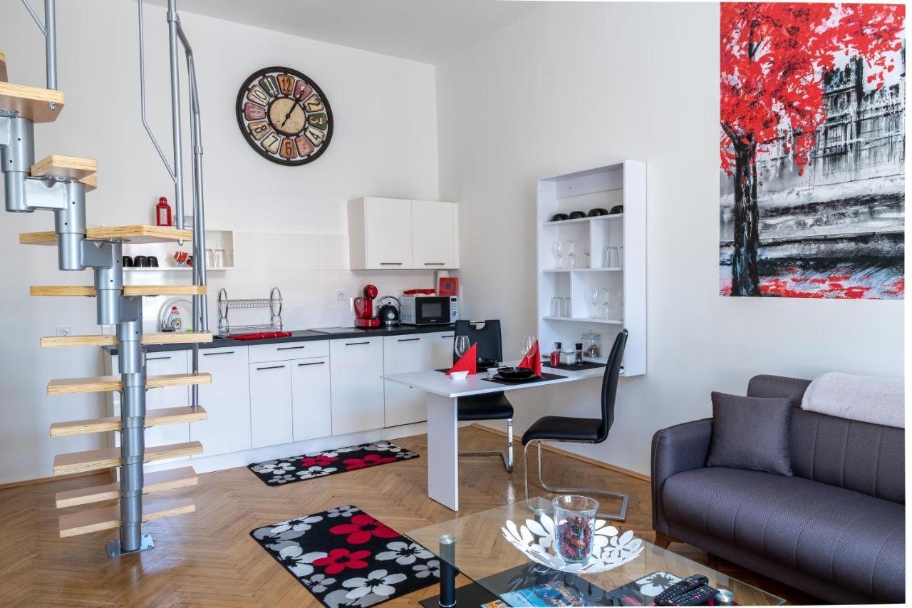 Biztos Kucko Apartment Szeged Luaran gambar